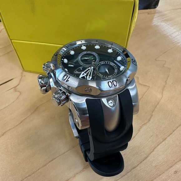 Invicta Men’s 6110 Reserve Quartz Chronograph Watch - Black Rubber Strap - Picture 5 of 15